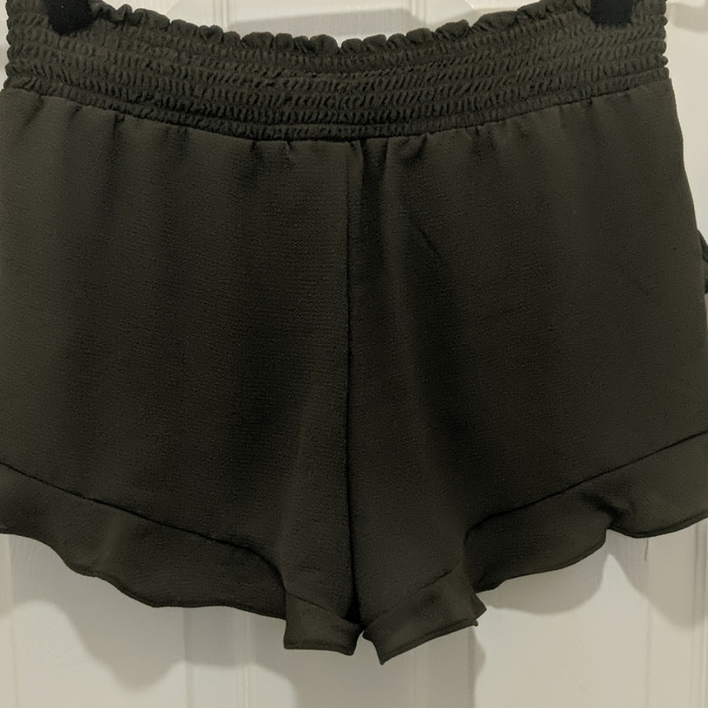 JOLT RUFFLE SHORTS - Picture 6 of 7